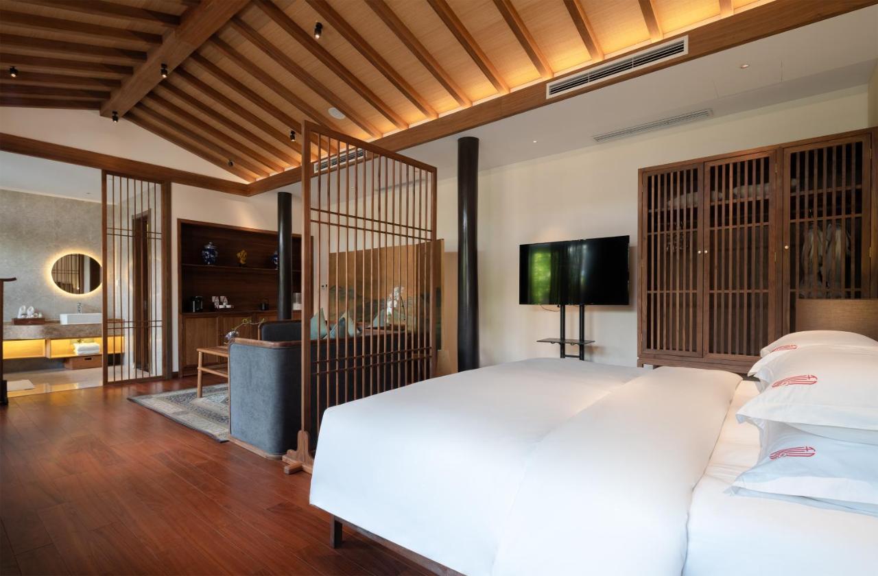 Heyuan Courtyard Hotel 5*