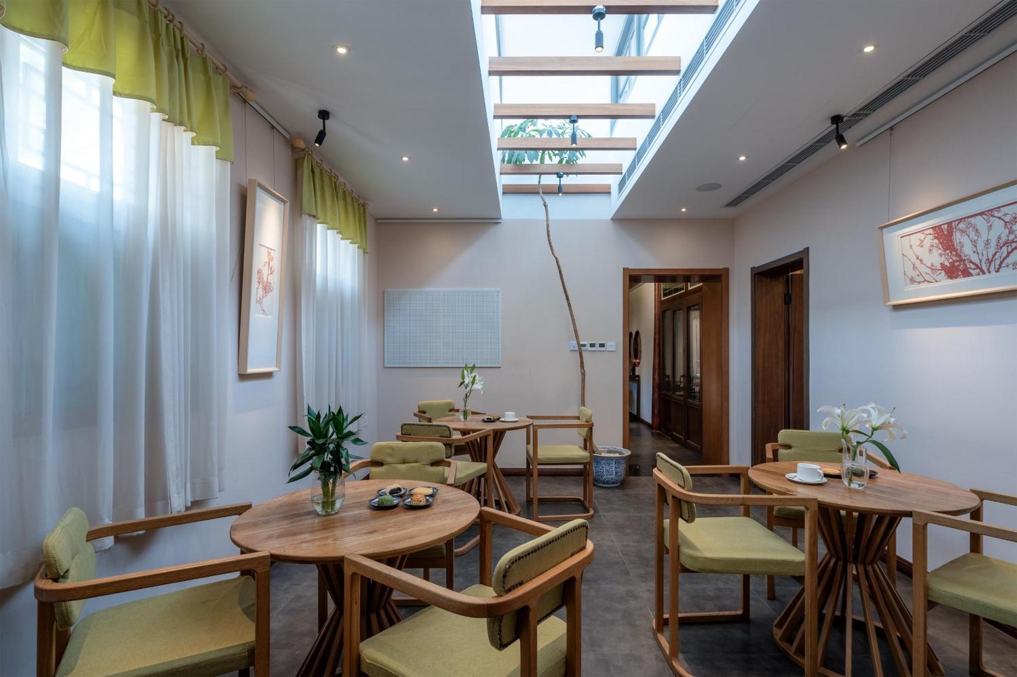 Heyuan Courtyard Hotel 5*